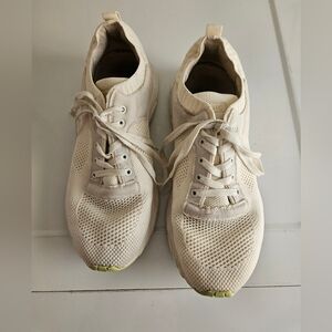 Vionic Cream Mesh Sneakers, Size 9